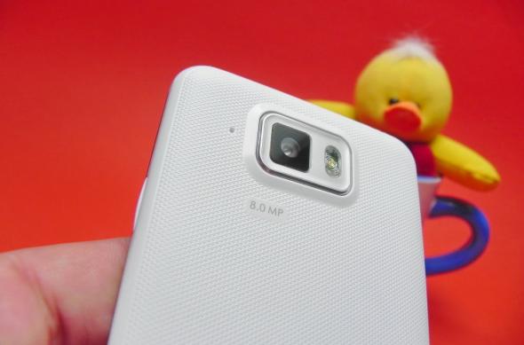 Review Allview P4 Duo: ce e mai bun din P5 și P4 Alldro combinat (Video): 25_allview_p4_duo_review_mobilissimo_rojpg.jpg