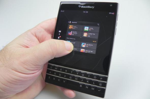 BlackBerry Passport review: murele nu trebuie să fie neapărat acre! (Video): black_berry_passport_057_copyjpg.jpg