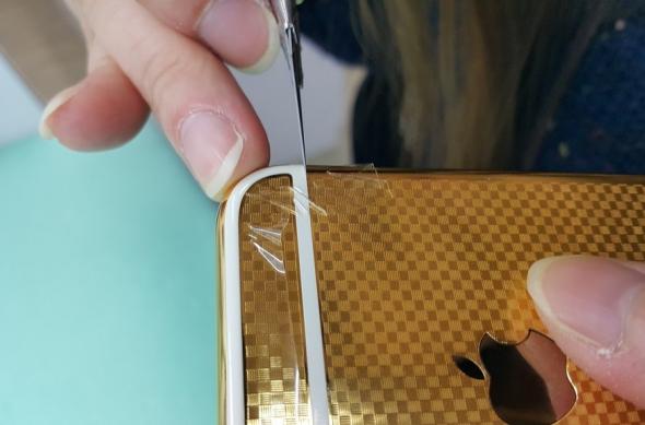 iPhone 6 și iPhone 6 Plus primesc ediții placate cu aur de 24K din partea producătorului chinez NavJack: 1420715153_4045405241_l.jpg