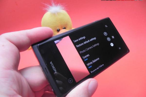 Review Nokia Lumia 800 - Design de Nokia N9, Mango cu soluții GPS noi și succes prematur (Video)