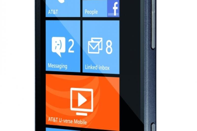 HTC Titan II - un titan care și-a făcut debutul la CES 2012: right_front.jpg
