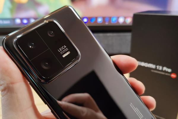 Xiaomi 13 Pro: Cameră de nădejde pentru turişti, exploratori urbani, nuanţe oneste