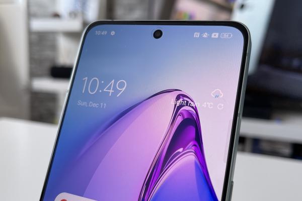 OPPO Reno 8 Pro: Conectivitate de campion, între midrange şi flagship