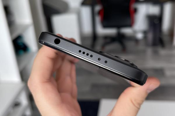 POCO X4 GT: Acustică stereo care se "înfige" în jocuri
