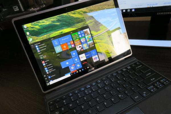 Acer Switch 3: Conectivitate adecvată segmentului de produs
