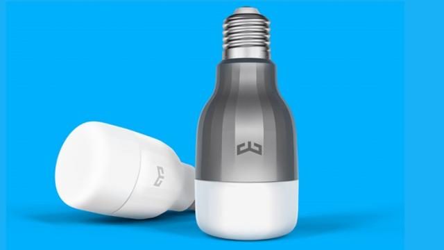 <b>Becul inteligent Xiaomi Yeelight LED costă numai 75 lei pe TomTop.com! Ofertă valabilă doar astăzi!</b>O casă inteligentă este compusă și dintr-un sistem de iluminare interconectat, fiind vorba despre becuri smart ce pot fi ușor controlate de către utilizator folosind smartphone-ul din buzunar. Noi am găsit astăzi în oferta TomTop