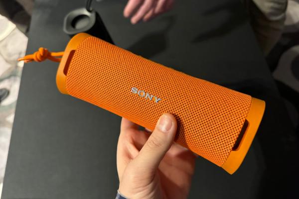 Sony Ult Field 1 Hands On: boxă portabilă pentru distracţie din mers, cu extra bas (Video)