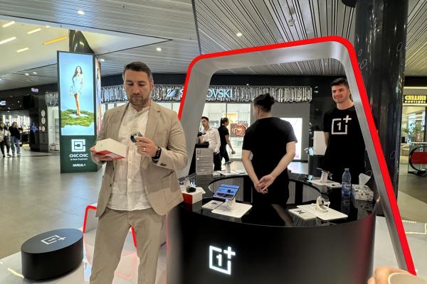 OnePlus Pop-up Store - Promenada Mall