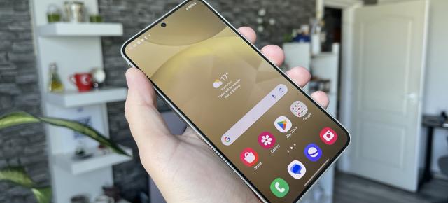 Samsung Galaxy S24: Display mai imersiv, culori impecabile