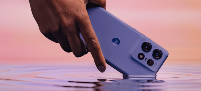 Motorola edge 50 Pro debutează global, cu procesor diferit de predecesor, cameră și ecran Pantone