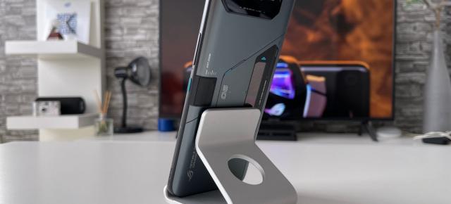 Top 10 AnTuTu cu telefoane flagship şi midrange pe luna octombrie 2022 este aici! Snapdragon reia tronul