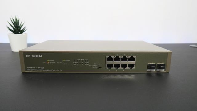 <b>Prezentare IP-COM G1110P-8-150W - Switch Ethernet full-duplex cu 8 porturi Gigabit, pentru internet rapid pe dispozitivele tale</b>Din când în când, aici la Mobilissimo, testăm și alte gadget-uri, nu doar telefoane, laptopuri și tablete. Ei bine, pe masa mea de teste a ajuns recent un switch Ethernet numit IP-COM G1110P-8-150W. Mulți încearcă să „scape” de fire, conexiunea wireless