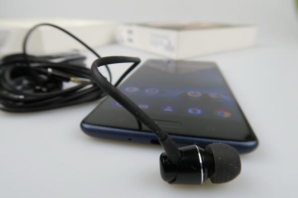 Nokia 8: Multimedia cu volum gigantic, păcat că nu avem difuzoare stereo