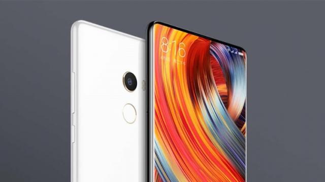 <b>Xiaomi Mi Mix 2S ar fi apărut în benchmark-ul AnTuTu cu un scor de 270.000 puncte și procesor Snapdragon 845</b>Astăzi în aplicația AnTuTu își face apariția un prim smartphone cu procesor Snapdragon 845, fiind aparent vorba despre Xiaomi Mi Mix 2s. Știm că firma chineză are planuri pentru lansarea unui asemenea model, dar debutul său ar fi oarecum 
