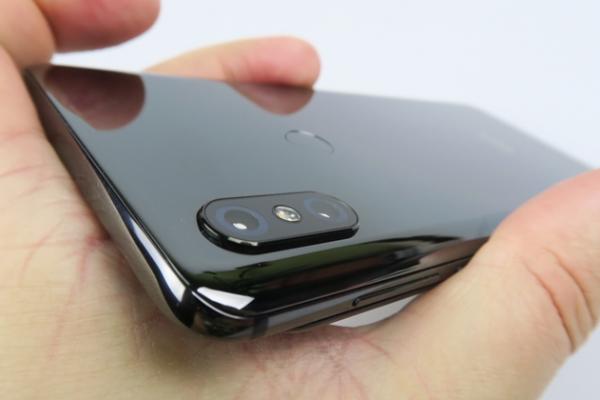 Mini Turul Magazinelor #91: Cel mai ieftin telefon cu cameră de 48 MP, Xiaomi Mi Mix 3 la reducere şi două televizoare la preţ bun