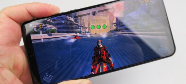 Huawei P30 Lite: Benchmark-uri între ASUS ZenFone 5 şi Galaxy A50