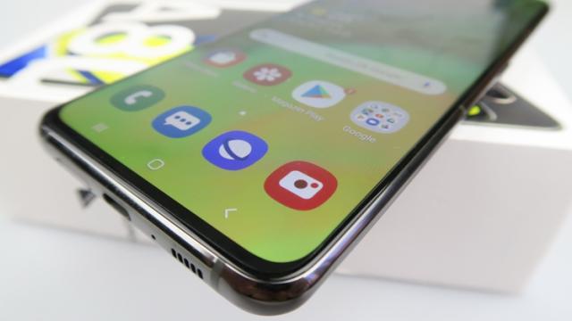 <b>Procesor Snapdragon 855 și 6 GB RAM pentru Samsung Galaxy A90 5G, potrivit unei listări GeekBench</b>Seria de terminale Galaxy A este pe cale să primească noi membri în perioada următoare astfel că pe lângă Galaxy A50s îl vom vedea lansat și pe Samsung Galaxy A90 5G. Acesta este un adevărat flagship după cum indică