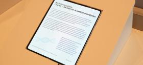 CES 2026: Samsung prezintă un ecran pliabil aproape fără cută; Să fie panoul folosit pentru Galaxy Z Fold8 sau așa-zisul iPhone Fold?
