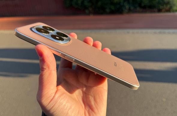 Redmi Note 15 Pro+ - Design(2): Redmi-Note-15-Pro-Plus-Design_005.jpg