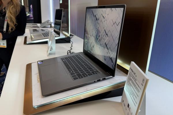 MSI Prestige 16 AI - Fotografii CES 2026