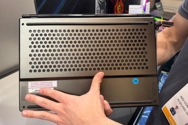 MSI Stealth 16 AI+ - Fotografii CES 2026