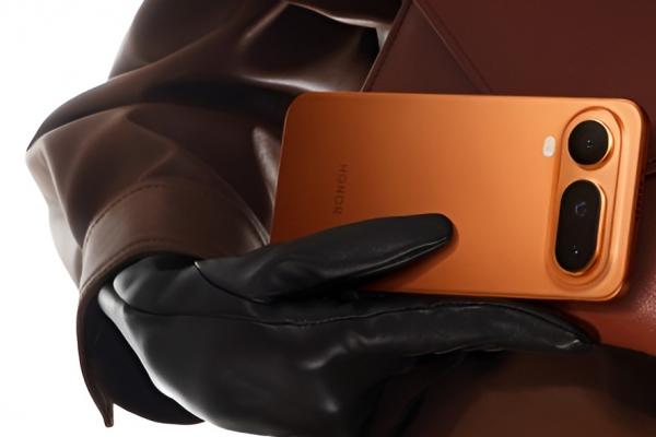 Honor Magic8 Pro Air apare în fotografii oficiale: Design slim, baterie mare și o greutate de doar 155 de grame