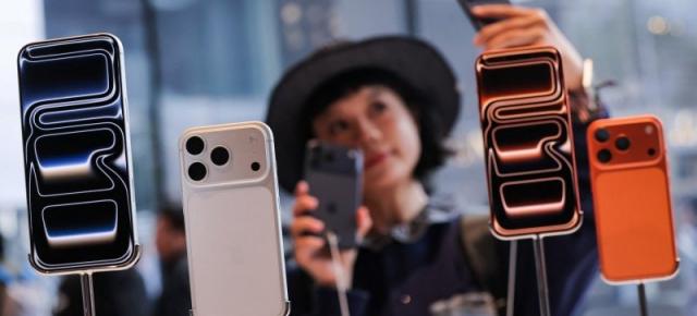 Piața smartphone-urilor în 2025 a crescut cu 2%: Apple conduce, Samsung și Xiaomi completează podiumul