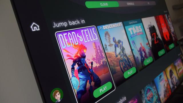 <b>CES 2026: Xbox Game Pass vine pe Google TV; TCL face primul pas odată cu lansarea X11L</b>După o așteptare destul de lungă, pare că putem spera în sfârșit la integrarea Xbox Game Pass pe televizoarele ce rulează Google TV. Pare că debutul începe cu televizoarele TCL, întrucât anunțul a fost făcut oficial în cadrul CES 2026, unde compania