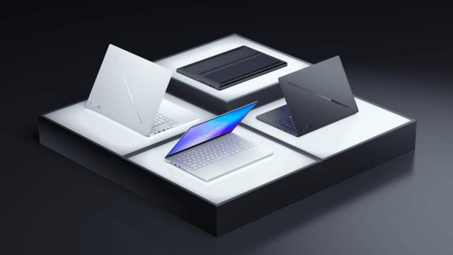 <b>CES 2026: ASUS dezvăluie noile ROG Zephyrus G14 și G16; Laptopuri cu panouri OLED, AI, grafică RTX 50</b>Noua generație ROG Zephyrus G14 și G16 a fost prezentată oficial la CES 2026, iar ASUS pare hotărâtă să nu lase loc de compromisuri. Vorbim despre laptopuri ultraportabile, dar cu configurații de stații de lucru, orientate și spre gaming. Avem procesoare