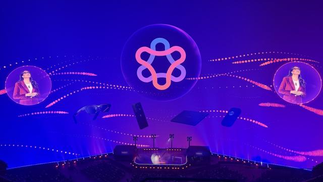 <b>CES 2026: Lenovo prezintă Qira, „geamănul tău digital”, un AI care ajunge şi pe terminale Motorola</b>Unul dintre cele mai importante produse dezvăluite de Lenovo la CES 2026 nu a fost unul hardware, ci software. E vorba despre Qira, asistent AI care ajunge pe toate terminalele Lenovo şi Motorola compatibile. Succesor pentru Moto AI, el reuneşte