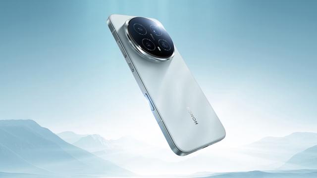 <b>Preț și disponibilitate Honor Magic8 Pro în România (1000 lei discount la achiziție + căști wireless cadou)</b>Honor Magic8 Pro este unul dintre primele flagship-uri ale anului 2026, cu toate că anunțul său inițial a avut loc prin octombrie în China. Vorbim totuși despre debutul local, cu telefonul deja listat în oferta unui retailer și astfel vedeta 