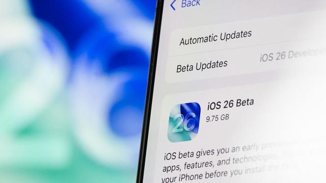 <b>iOS 26.3 Beta 2 disponibil pentru dezvoltatori; Ce noutăți aduce?</b>Apple a lansat a doua versiune beta a iOS 26.3 și iPadOS 26.3 pentru dezvoltatori și utilizatorii înscriși în programul public de testare. Vine aparent la o lună distanță de primul beta și pare că varianta stabilă nu e departe. Deși update-ul 