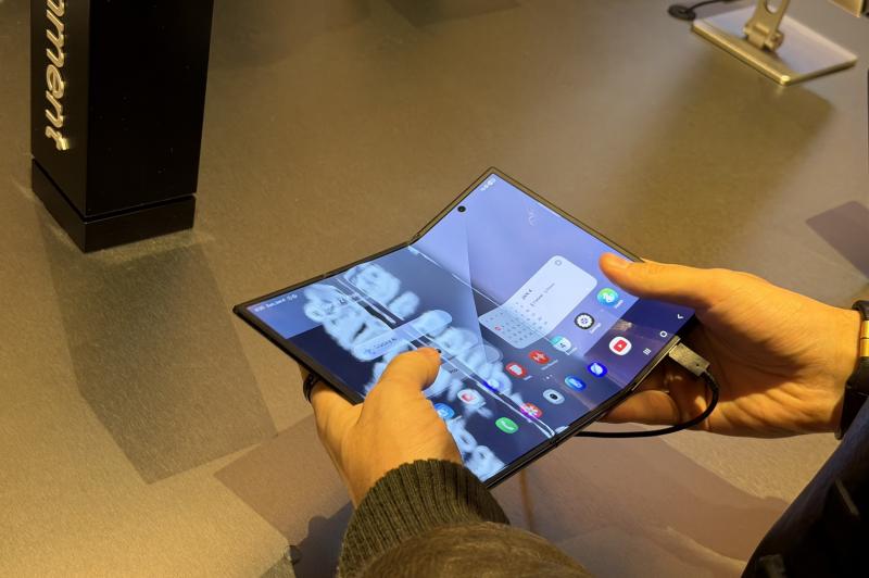 Samsung Galaxy Z Trifold la CES 2026 din Las Vegas: Photo 04.01.2026, 20 35 21.jpg