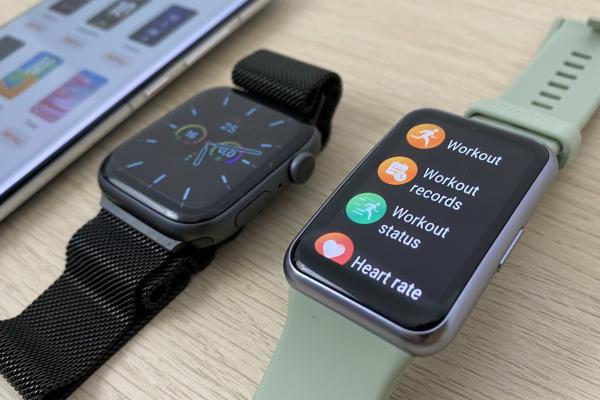 Comparaţie Huawei Watch Fit versus Apple Watch: fitness, viaţă baterie şi funcţii speciale (SPO2, puls + altele)