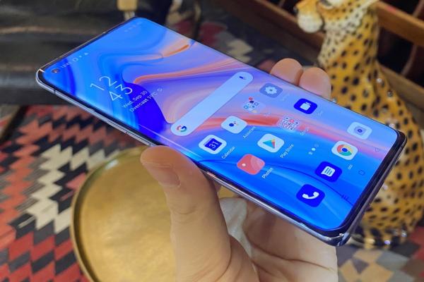 Oppo Reno4 Pro 5G unboxing/primele impresii: pasăre de noapte cu funcţii multiple foto/video Night, design ultra compact