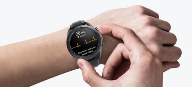 Samsung Galaxy Watch 3 şi Active 2 pot realiza acum EKG-uri direct de la încheietură; Funcția a fost activată