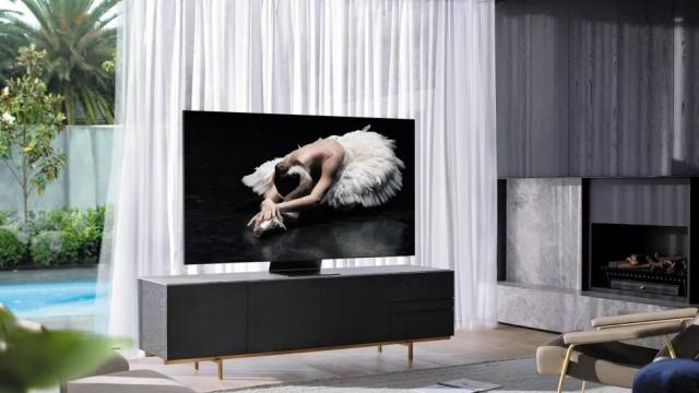 <b>Turul Magazinelor #771: Realme 6 şi Poco X3 NFC sub preţul pieţei, televizor 8K şi monitor LED AOC</b>Începem săptămâna în forţă, cu reduceri la cele mai căutate telefoane ale momentului: Realme 6 şi Poco X3 NFC. Ambele au refresh rate mare şi camere generoase în spate, la preţuri mici