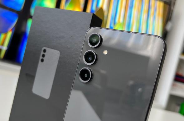 Samsung Galaxy S24 FE - Unboxing: Samsung-Galaxy-S24-FE-Unboxing_003.jpg