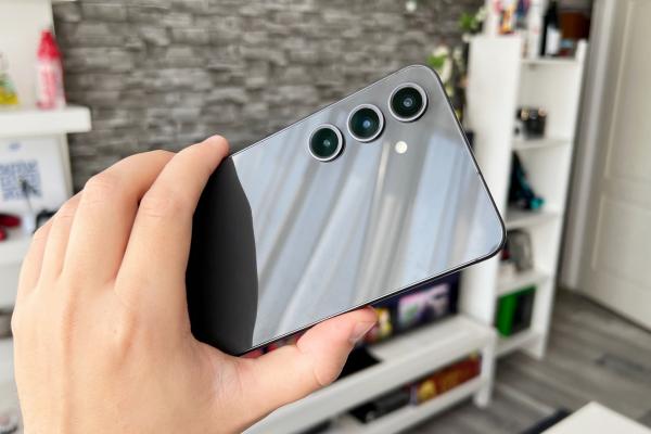 Samsung Galaxy S24 FE review detaliat în limba română (evaluare Mobilissimo)