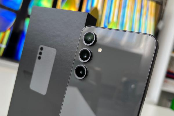 Samsung Galaxy S24 FE - Unboxing
