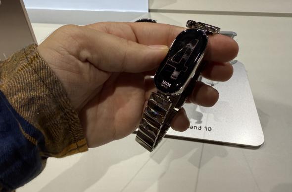 Xiaomi Gold Collection - Fotografii hands-on: Photo 24.09.2025, 16 04 36.jpg