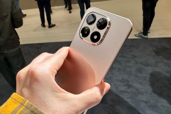 Ce diferenţe sunt între Xiaomi 15T şi Xiaomi 15T Pro? Modelul mai accesibil testat în viteză în hands on video