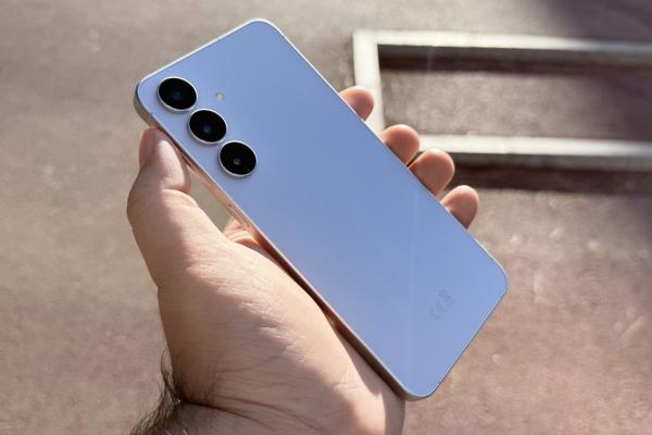 Samsung Galaxy S25 FE: Un look deja consacrat, cu mici ajustări