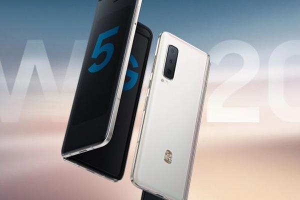 Cel mai nou pliabil de la Samsung e aici: Samsung W20 5G are procesor Snapdragon 855+, ecrane de Galaxy Fold