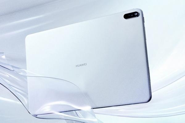 Huawei MatePad Pro este acum oficială: prima tabletă cu încărcare wireless inversă şi orificiu în ecran pentru camera selfie