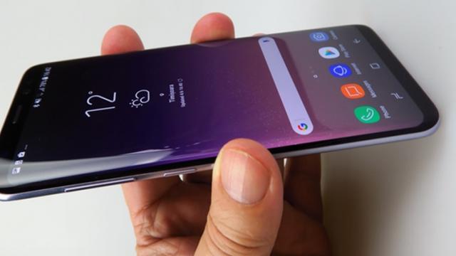 <b>Surpriză plăcută: Android 10 ar putea ajunge pe Galaxy S8, cu One UI 2.0</b>Samsung nu avea cea mai bună reputație când vine vorba de actualizări Android oferite la timp, cel puțin până la One UI și Android Pie. Parcă acolo au început să se miște mai OK lucrurile, iar acum avem și o surpriză