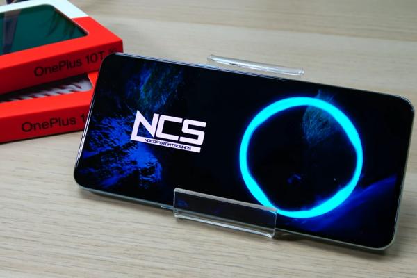OnePlus 10T: Acustica stereo pare gândită pentru gaming