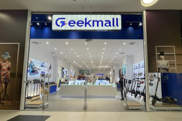 GeekMall și-a deschis primul magazin fizic din România (Mega Mall, București); Ai oferte speciale până pe 13 decembrie