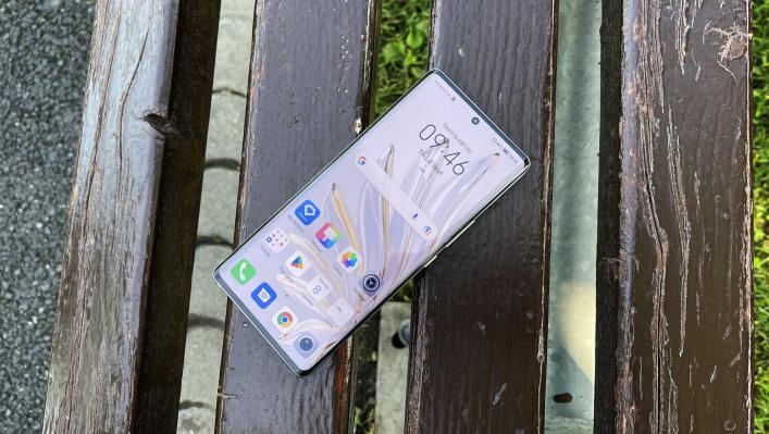 Honor 70: Conectivitate 5G şi Wi-Fi 6 excelentă pentru un midrange