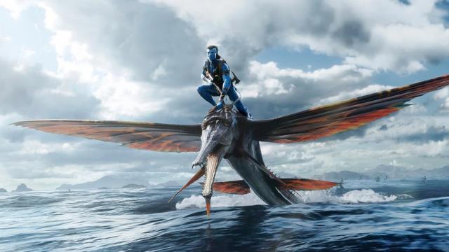 <b>După o așteptare de 13 ani, noul film Avatar, intitulat "The Way of Water" vine în cinema; Un blockbuster disponibil din 15 decembrie și în România</b>Poate o așteptare mai mare decât cea a jocului Grand Theft Auto VI, a fost cea pentru noul film Avatar. Vă reamintesc că primul film din serie a debutat pe data de 18 decembrie 2009, fix în urmă cu 13 ani, fiind blockbuster-ul 